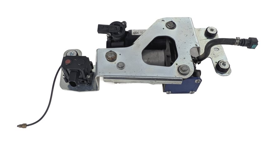 Thumbnail 3: 2008 BMW X5 (E70) AIR RIDE SUSPENSION COMPRESSOR PUMP w/ VALVE BLOCK & BRACKET