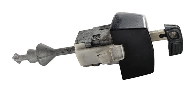 Thumbnail 5: 2008 BMW X5 (E70) FRONT LEFT DRIVER DOOR HANDLE LOCK CYLINDER CAP w/ KEY (Black)