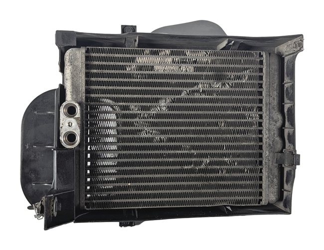 Thumbnail 2: 2007-2010 BMW X5 (E70) 4.8L ENGINE MOTOR OIL FLUID COOLER RADIATOR
