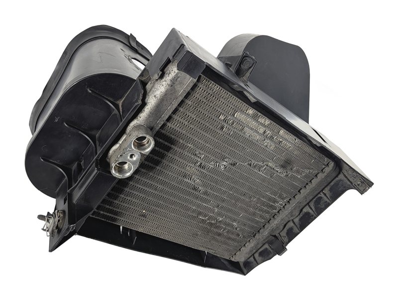 Thumbnail 5: 2007-2010 BMW X5 (E70) 4.8L ENGINE MOTOR OIL FLUID COOLER RADIATOR