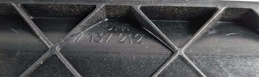 Thumbnail 10: 2007-2013 BMW X5 (E70) REAR RIGHT RETRACTABLE WINDOW SUN SCREEN PRIVACY SHADE