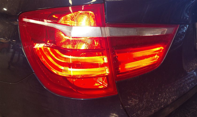 Thumbnail 2: 11-17 BMW X3 (F25) LEFT DRIVER REAR INNER TRUNK INCANDESCENT TAILLIGHT (OPT 522)