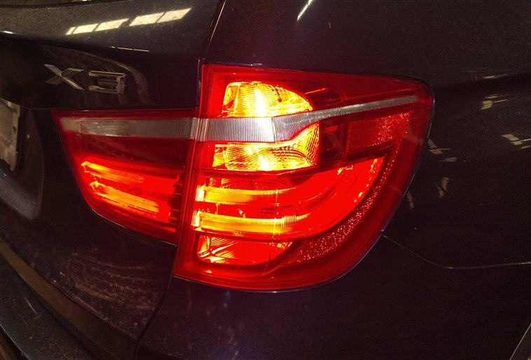 Thumbnail 2: 11-17 BMW X3 (F25) RIGHT PASSENGER OUTER INCANDESCENT TAILLIGHT LAMP (OPT 522)