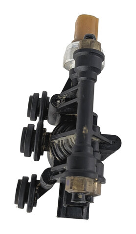 Thumbnail 3: 2011 LAND ROVER LR4 L319 AIR SUSPENSION RESERVOIR VALVE BLOCK w/ PRESSURE SENSOR