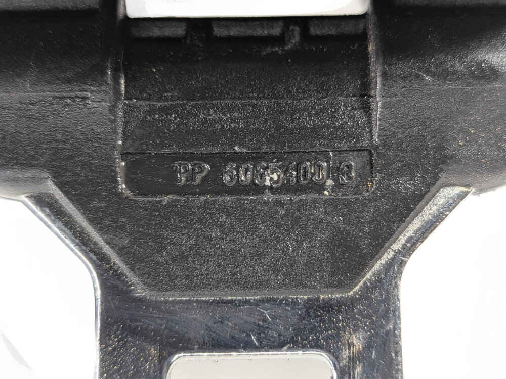 Thumbnail 8: 2011 LAND ROVER LR4 (L319) REAR RIGHT 2ND ROW SEAT SEATBELT RETRACTOR (Black)