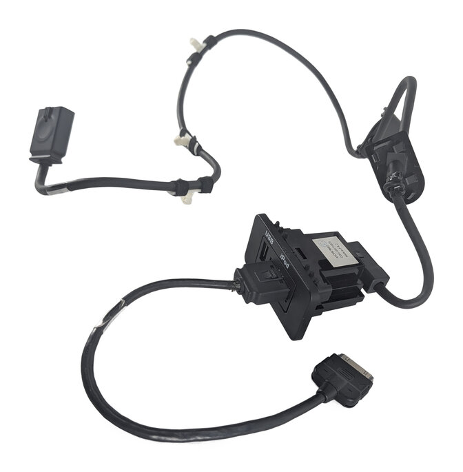 Thumbnail 6: 2011 LAND ROVER LR4 (L319) USB IPOD AUX INPUT JACK PORT PANEL w/ CABLE HARNESS