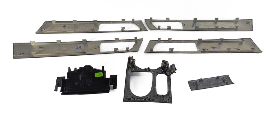 Thumbnail 7: 2011 LAND ROVER LR4 (L319) INTERIOR DASH CONSOLE DOOR TRIM SET/7 (Piano Black)