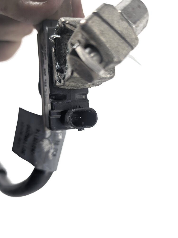 Thumbnail 10: 2011 LAND ROVER LR4 (L319) 5.0L NEGATIVE GROUND BATTERY CABLE w/ IBS SENSOR