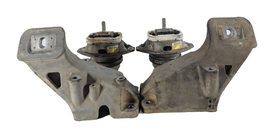 Thumbnail 2: 2011 LAND ROVER LR4 L319 5.0L AJ133 ENGINE LEFT/RIGHT MOTOR MOUNT BRACKET SET/4