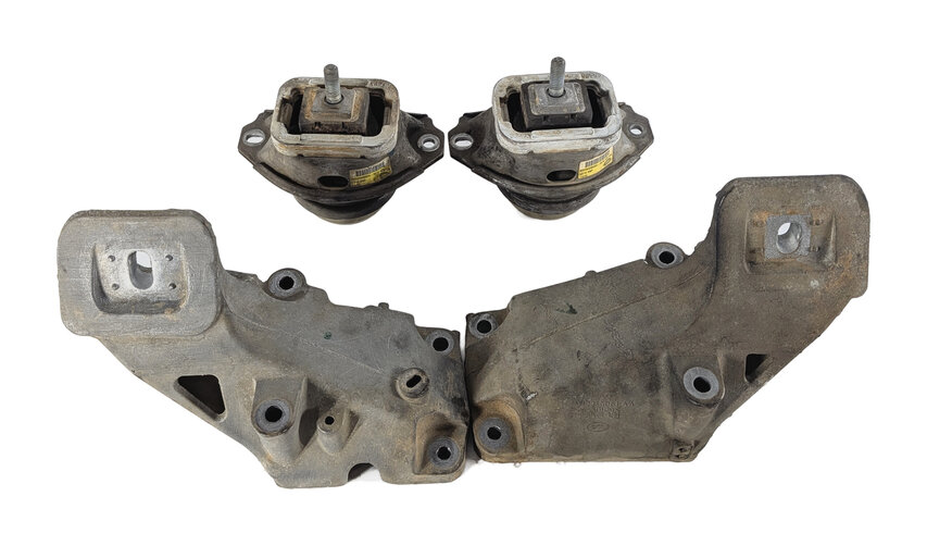 Thumbnail 3: 2011 LAND ROVER LR4 L319 5.0L AJ133 ENGINE LEFT/RIGHT MOTOR MOUNT BRACKET SET/4