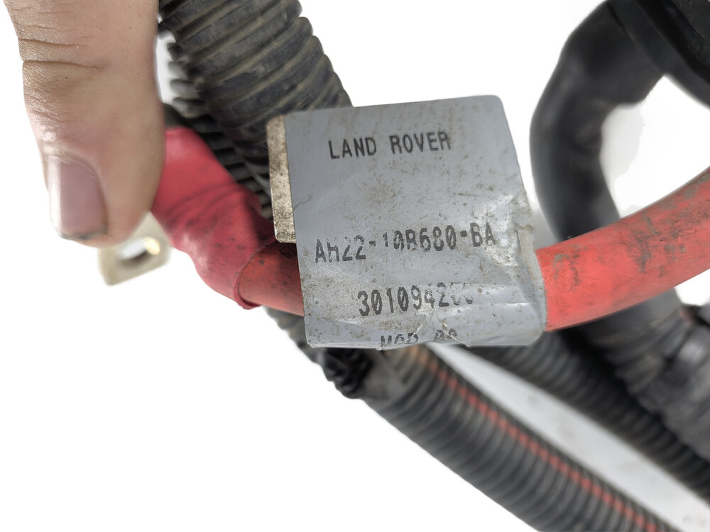 Thumbnail 10: 2011 LAND ROVER LR4 (L319) 5.0L POSITIVE BATTERY CABLE TERMINAL w/ MEGA FUSE