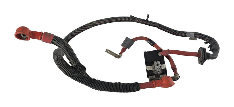 Thumbnail 2: 2011 LAND ROVER LR4 (L319) 5.0L POSITIVE BATTERY CABLE TERMINAL w/ MEGA FUSE