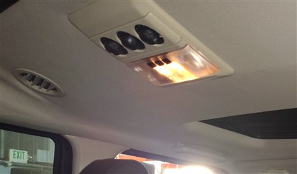 Thumbnail 3: 05-16 LAND ROVER LR3 LR4 REAR DOME LIGHT w/ HEATER TEMPERATURE CONTROL (Gray)