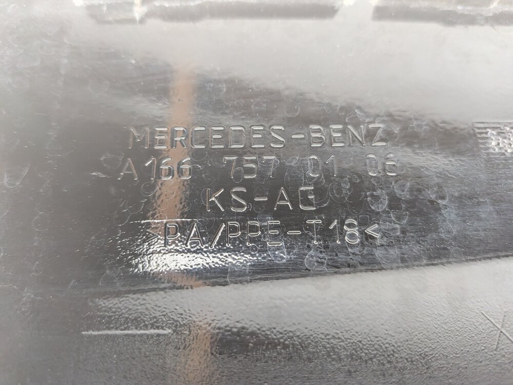 Thumbnail 8: 13-19 MERCEDES GL GLS CLASS (X166) FUEL TANK DOOR LID COVER TRIM FLAP (Black)