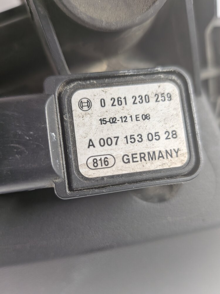 Thumbnail 12: 15-23 MERCEDES C E GLC GLE GLS ML S CLS CLASS LEFT ENGINE AIR INTAKE FILTER BOX
