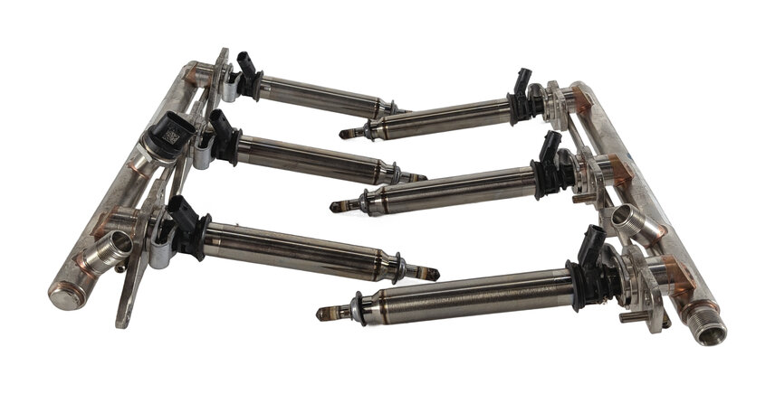 Thumbnail 2: 15-16 MERCEDES GL450 GLE400 X166 M276 LEFT/RIGHT FUEL RAIL SET/2 w/6 INJECTORS