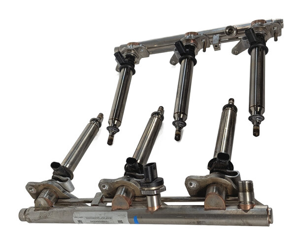 Thumbnail 5: 15-16 MERCEDES GL450 GLE400 X166 M276 LEFT/RIGHT FUEL RAIL SET/2 w/6 INJECTORS
