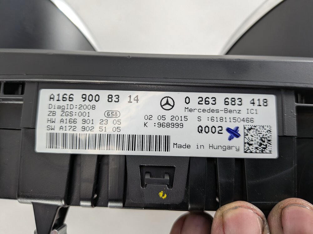 Thumbnail 9: 15-16 MERCEDES GL450 GL550 (X166) SPEEDOMETER INSTRUMENT GAUGE CLUSTER (155k)