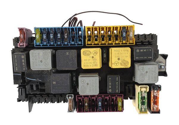 Thumbnail 3: 2013-2016 MERCEDES GL350 GL450 GL550 GL63 X166 FRONT POWER DISTRIBUTION FUSE BOX