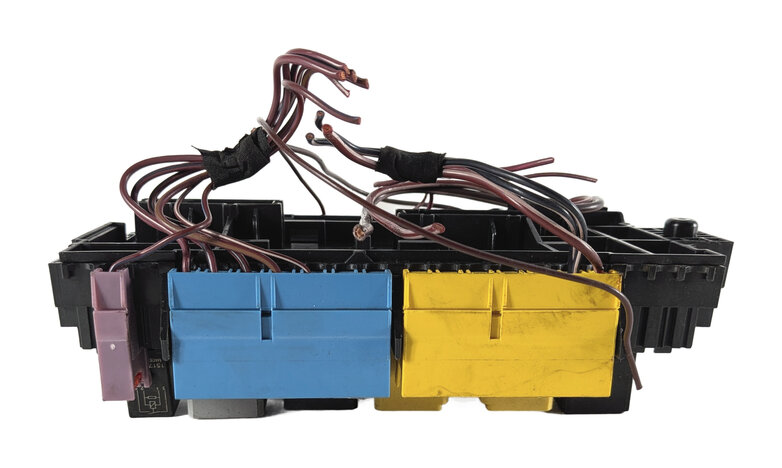 Thumbnail 6: 2013-2016 MERCEDES GL350 GL450 GL550 GL63 X166 FRONT POWER DISTRIBUTION FUSE BOX