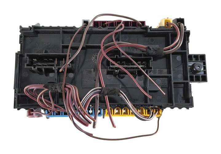 Thumbnail 7: 2013-2016 MERCEDES GL350 GL450 GL550 GL63 X166 FRONT POWER DISTRIBUTION FUSE BOX