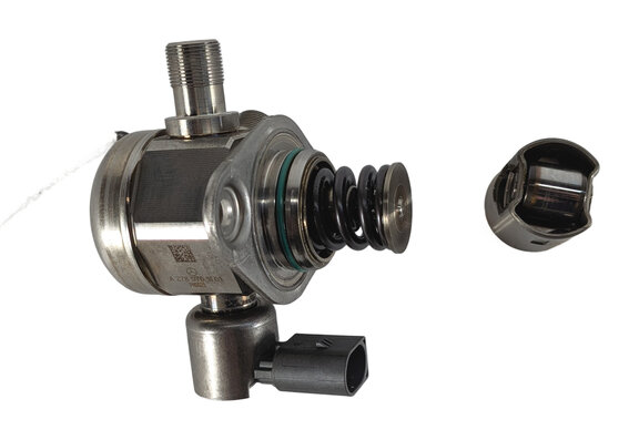 Thumbnail 2: 11-20 MERCEDES E S SL GL (W205 W166 W212 X166 X253) V8 LEFT MECHANICAL FUEL PUMP