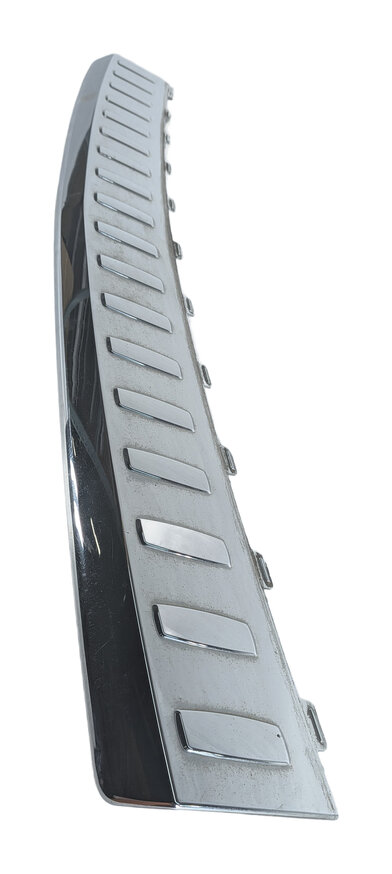 Thumbnail 5: 2015 MERCEDES GL450 (X166) REAR BUMPER CHROME STEP PAD LOAD PROTECTOR TRIM