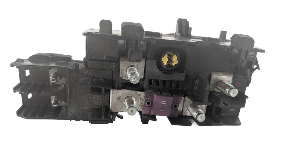 13-16 MERCEDES GL350 GL450 GL550 GL63 (X166) POSITIVE BATTERY JUMP POST FUSE BOX