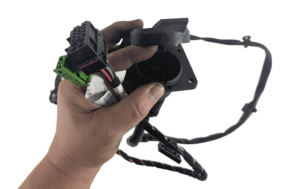 Thumbnail 8: 2015 MERCEDES GL450 (X166) TRAILER HITCH TOW WIRING HARNESS w/ 7-PIN SOCKET