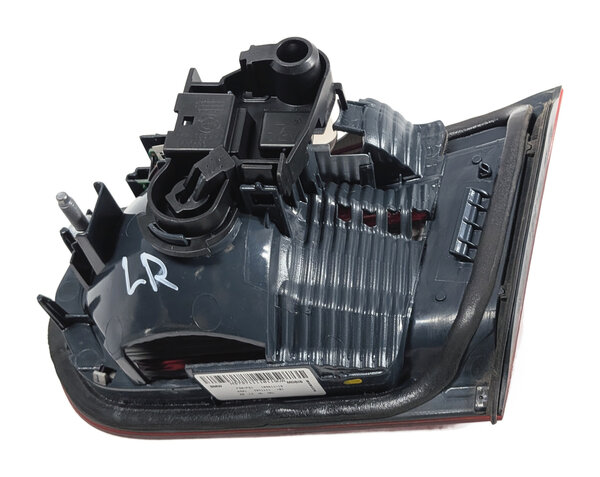 Thumbnail 6: 12-15 BMW 320i 328i 335i M3 (F30) SEDAN LEFT TRUNK INNER TAILLIGHT LIGHT LAMP