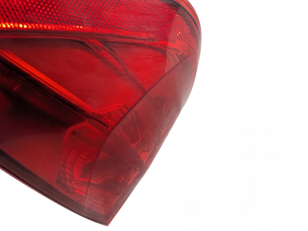 Thumbnail 6: 12-15 BMW 3 SERIES (F30) SEDAN RIGHT PASSENGER OUTER TAILLIGHT BRAKE LIGHT LAMP