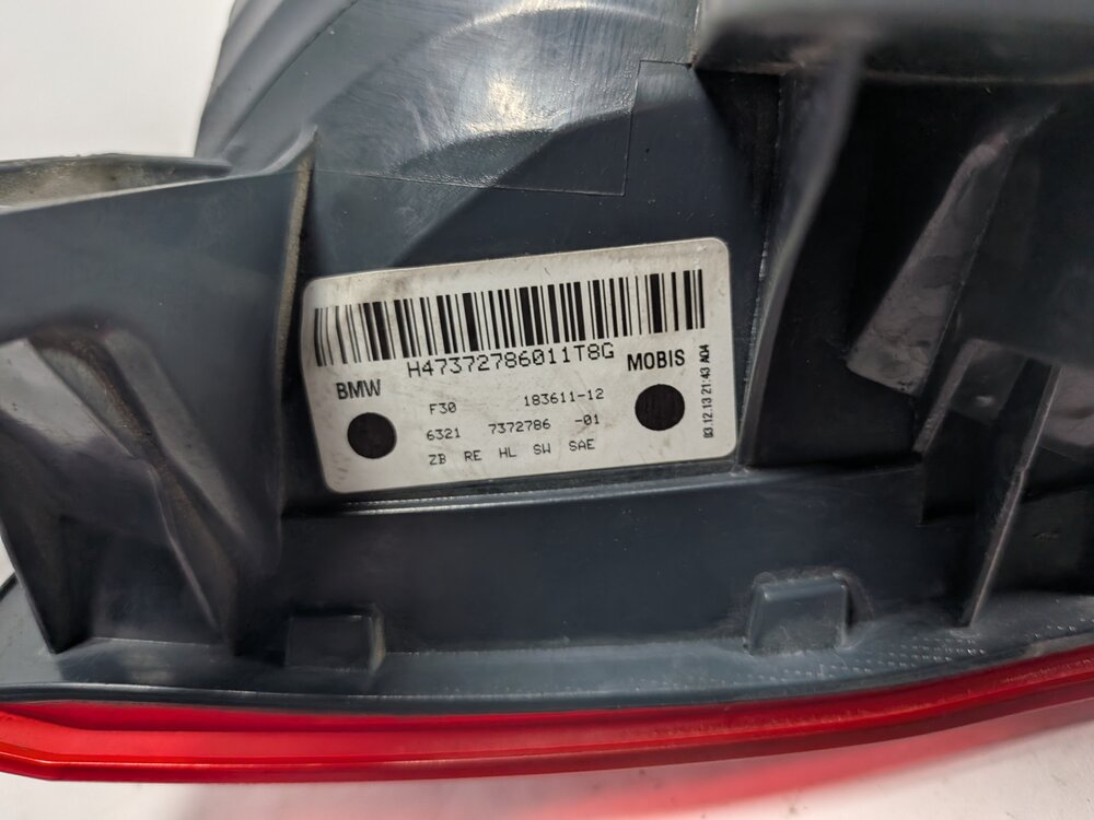 Thumbnail 8: 12-15 BMW 3 SERIES (F30) SEDAN RIGHT PASSENGER OUTER TAILLIGHT BRAKE LIGHT LAMP