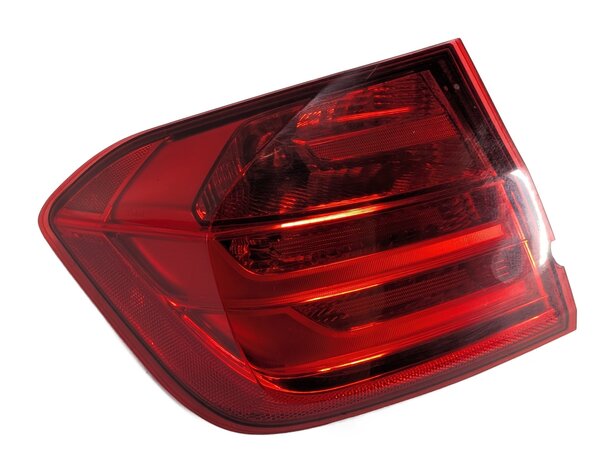 Thumbnail 2: 12-15 BMW 3 SERIES (F30) SEDAN LEFT DRIVER OUTER TAILLIGHT BRAKE LIGHT LAMP