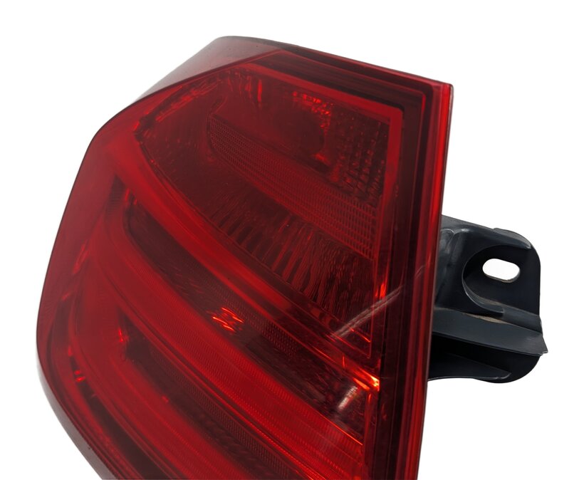 Thumbnail 6: 12-15 BMW 3 SERIES (F30) SEDAN LEFT DRIVER OUTER TAILLIGHT BRAKE LIGHT LAMP