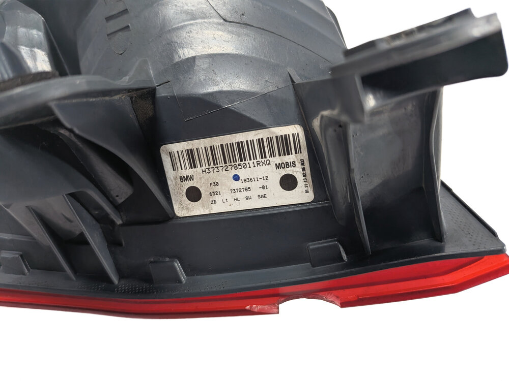 Thumbnail 9: 12-15 BMW 3 SERIES (F30) SEDAN LEFT DRIVER OUTER TAILLIGHT BRAKE LIGHT LAMP