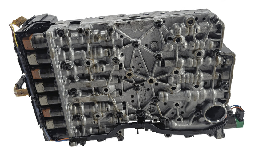 Thumbnail 6: 2014-2018 BMW 328i (F30) DIESEL X-DRIVE AWD 8HP-45 TRANSMISSION VALVE BODY