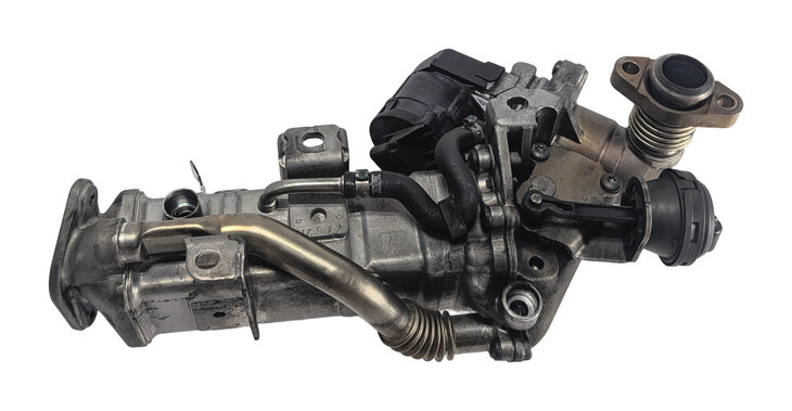 Thumbnail 2: 14-18 BMW 328i 535i 740I X3 X5 F30 F01 F10 F15 DIESEL ENGINE EGR VALVE ASSEMBLY