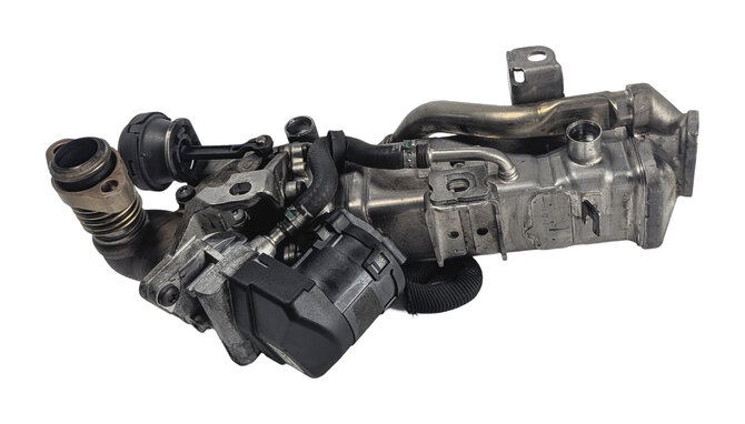 Thumbnail 4: 14-18 BMW 328i 535i 740I X3 X5 F30 F01 F10 F15 DIESEL ENGINE EGR VALVE ASSEMBLY