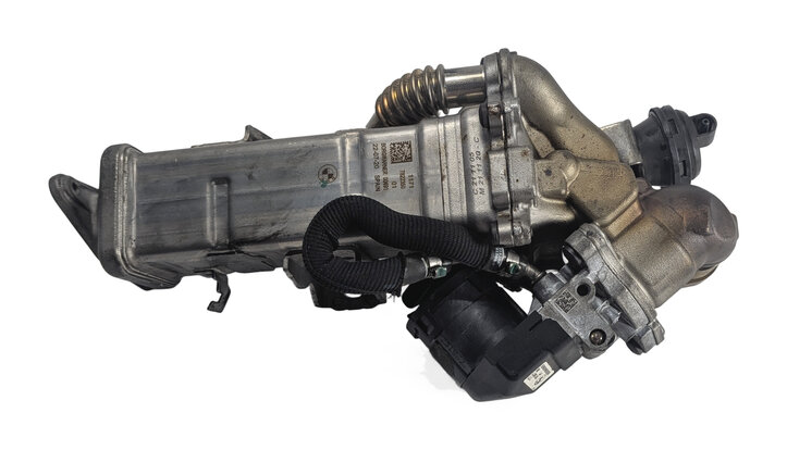Thumbnail 6: 14-18 BMW 328i 535i 740I X3 X5 F30 F01 F10 F15 DIESEL ENGINE EGR VALVE ASSEMBLY