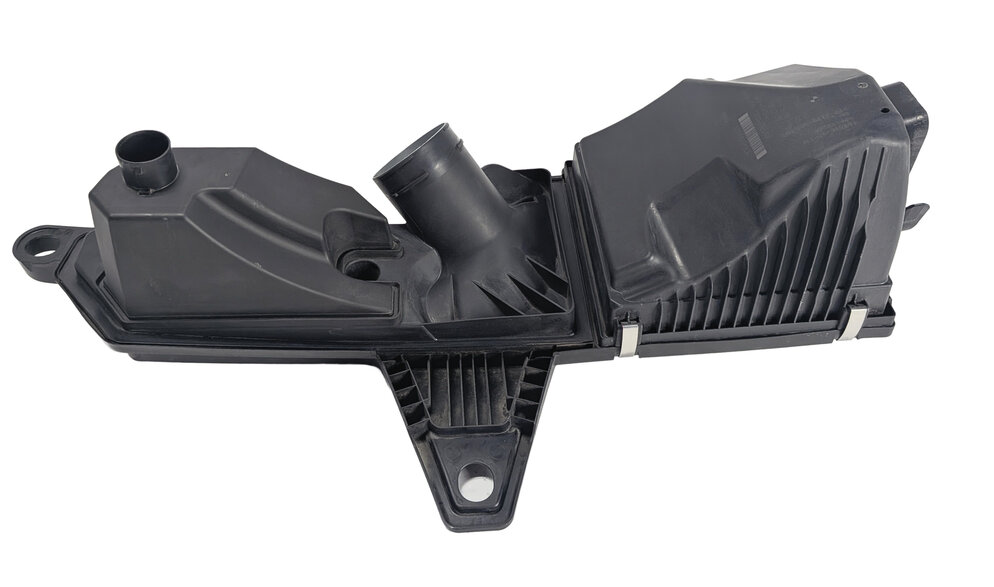 Thumbnail 3: 2014-2018 BMW 328i (F30) 2.0L N47T DIESEL ENGINE AIR FILTER HOUSING w/ SENSOR