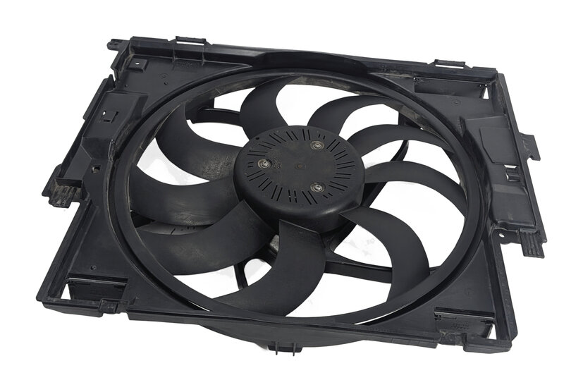 Thumbnail 2: 14-18 BMW 328i DIESEL 328iGT 335iGT (F30 F34) 600w RADIATOR COOLING FAN w/ MOTOR