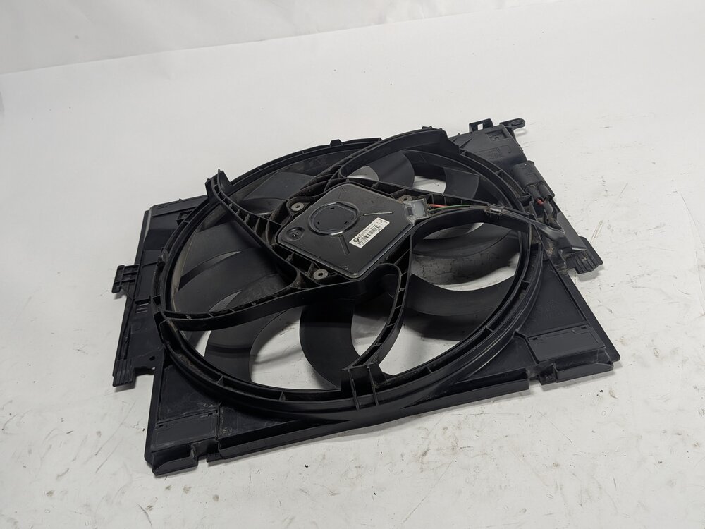 Thumbnail 5: 14-18 BMW 328i DIESEL 328iGT 335iGT (F30 F34) 600w RADIATOR COOLING FAN w/ MOTOR