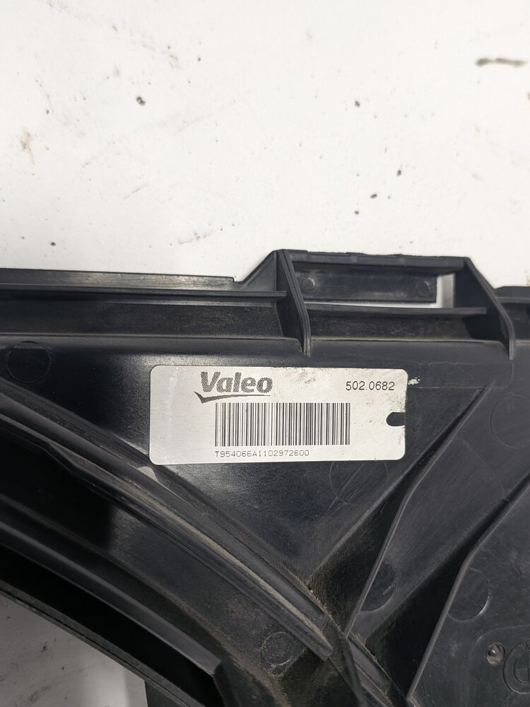 Thumbnail 7: 14-18 BMW 328i DIESEL 328iGT 335iGT (F30 F34) 600w RADIATOR COOLING FAN w/ MOTOR