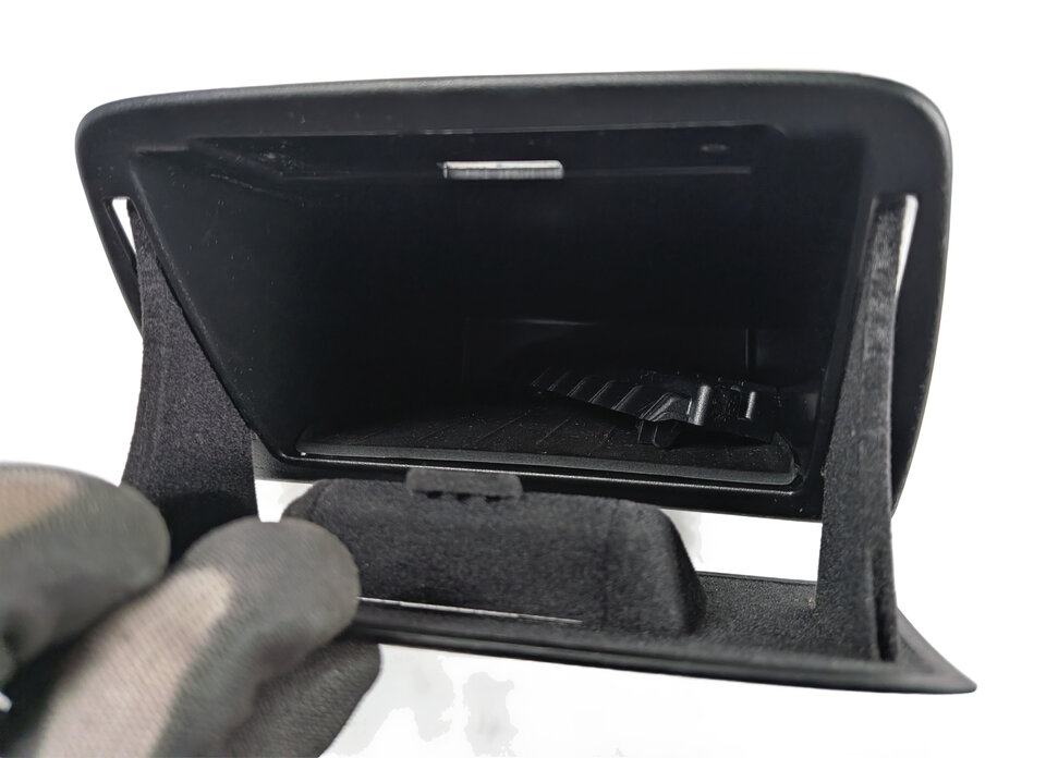 Thumbnail 7: 2014 BMW 328XID SEDAN (F30) FRONT LEFT DRIVER DASH STORAGE COMPARTMENT (Black)
