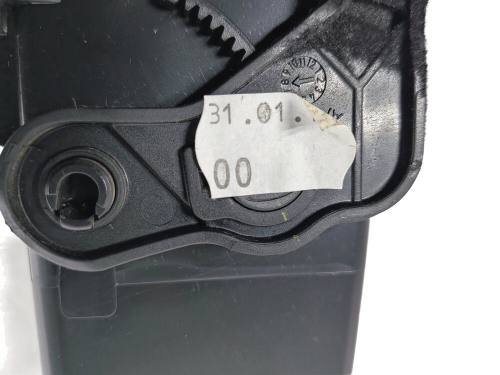 Thumbnail 8: 2014 BMW 328XID SEDAN (F30) FRONT LEFT DRIVER DASH STORAGE COMPARTMENT (Black)