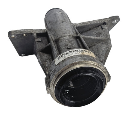 Thumbnail 5: 2014 BMW 328XID SEDAN (F30) FRONT RIGHT PASSENGER CV AXLE SHAFT SUPPORT BRACKET