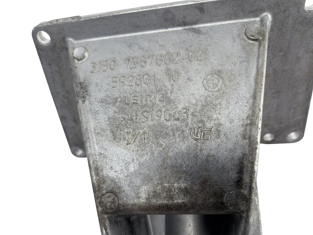 Thumbnail 8: 2014 BMW 328XID SEDAN (F30) FRONT RIGHT PASSENGER CV AXLE SHAFT SUPPORT BRACKET