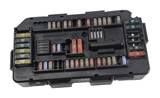 Thumbnail 2: 2014 BMW 328XID SEDAN (F30) 2.0L FRONT POWER DISTRIBUTION FUSE BOX RELAY CARRIER