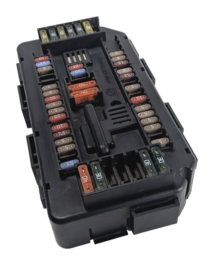 Thumbnail 5: 2014 BMW 328XID SEDAN (F30) 2.0L FRONT POWER DISTRIBUTION FUSE BOX RELAY CARRIER
