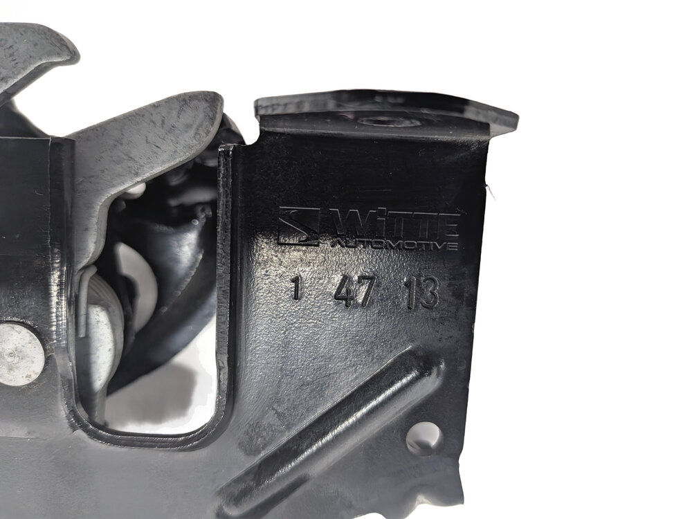 Thumbnail 7: 2014 BMW 328XID SEDAN (F30) FRONT RIGHT PASSENGER HOOD BONNET LID LOCK LATCH